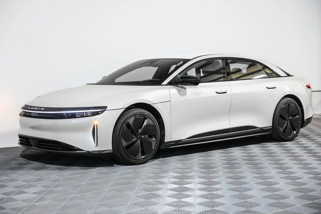 2024 Lucid Air - Image 17 of 21