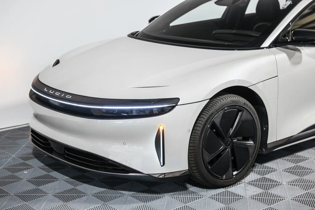 2024 Lucid Air - Image 18 of 21