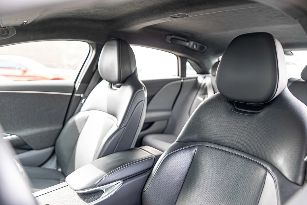 2024 Lucid Air - Image 18 of 21
