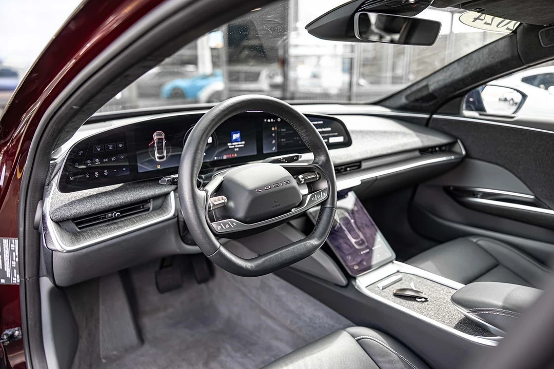 2024 Lucid Air - Image 19 of 21