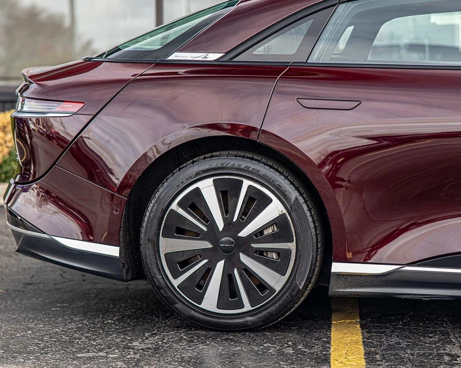 2024 Lucid Air - Image 11 of 21