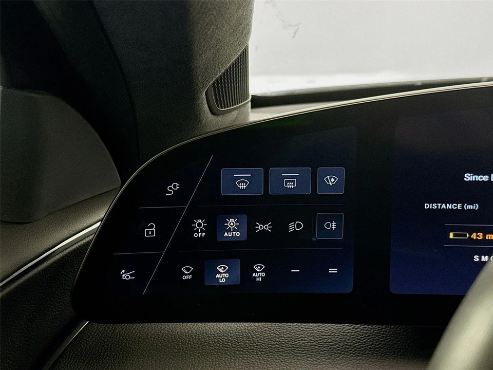 2024 Lucid Air - Image 12 of 21