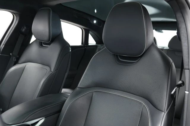 2024 Lucid Air - Image 15 of 21
