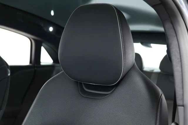 2024 Lucid Air - Image 16 of 21