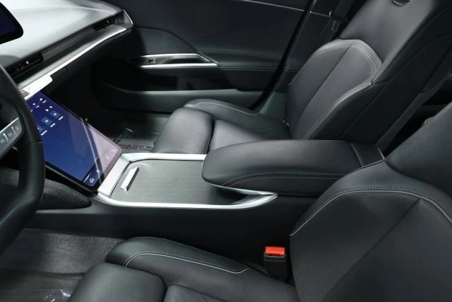 2024 Lucid Air - Image 18 of 21