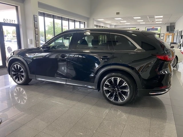 2024 Mazda CX-90 - Image 2 of 12