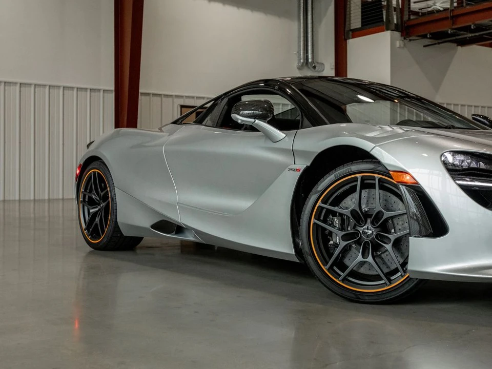 2024 McLaren 750S - Image 15 of 31