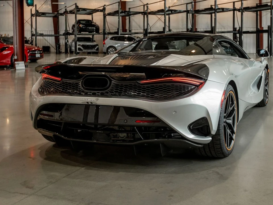 2024 McLaren 750S - Image 8 of 31
