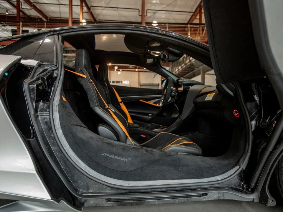 2024 McLaren 750S - Image 29 of 31