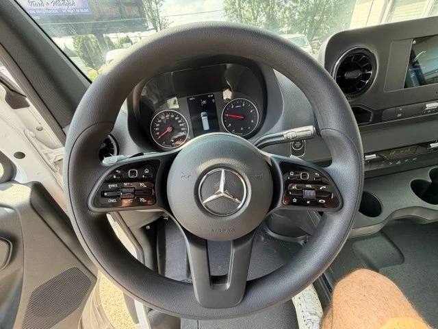 2024 Mercedes-Benz VS30 Sprinter - Image 12 of 17
