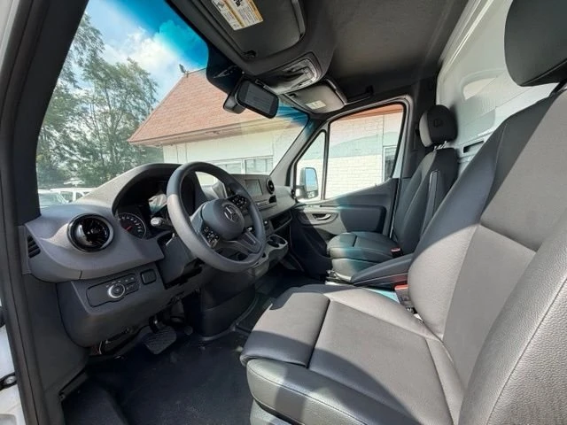 2024 Mercedes-Benz VS30 Sprinter - Image 8 of 17