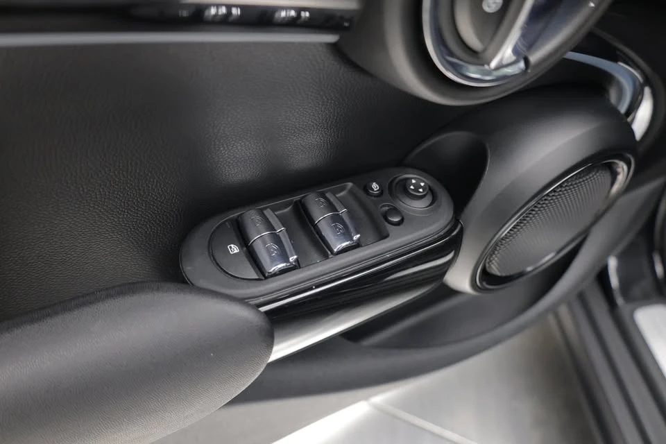 2024 Mini Mini Cooper S 3rd Gen - Image 10 of 20