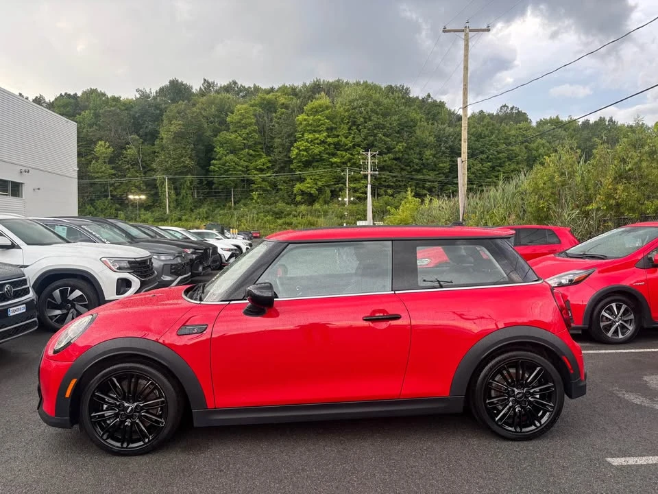 2024 Mini Mini Cooper S 3rd Gen - Image 9 of 11