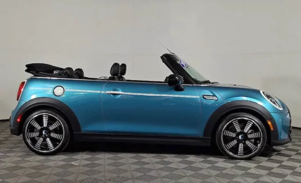 2024 Mini Mini Cooper S 3rd Gen - Image 9 of 17