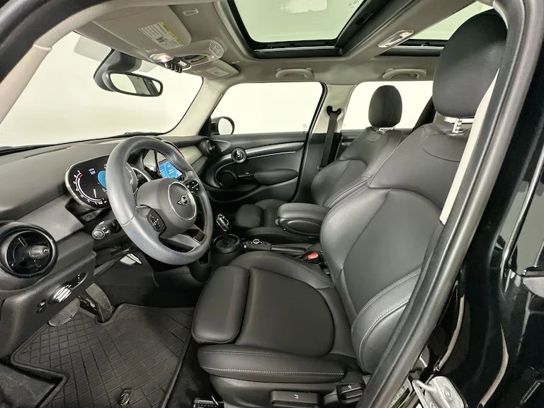 2024 Mini Mini Cooper S 3rd Gen - Image 17 of 19