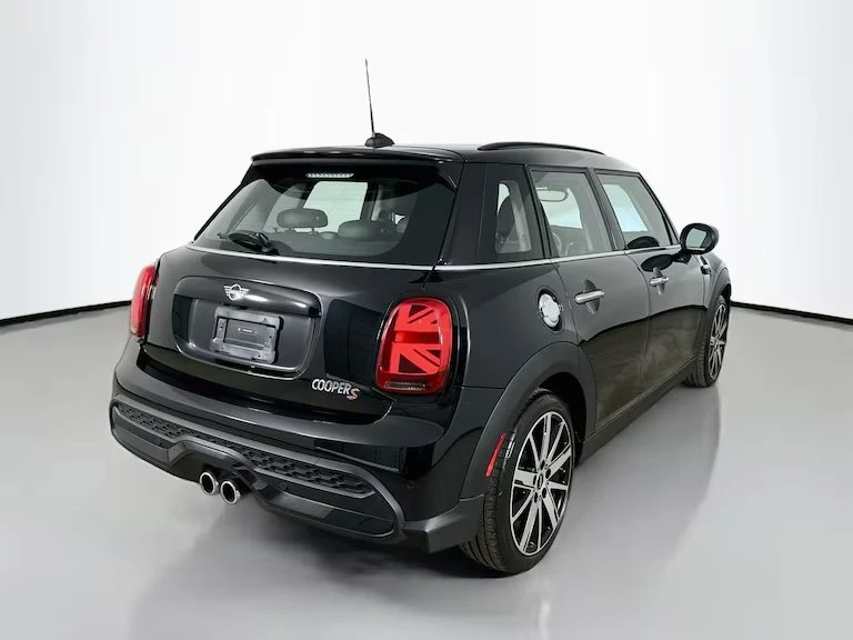 2024 Mini Mini Cooper S 3rd Gen - Image 4 of 19