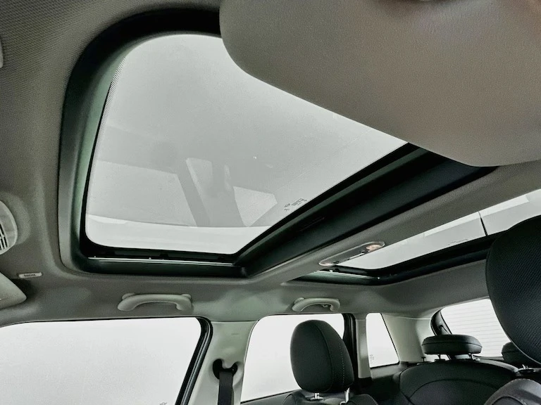 2024 Mini Mini Cooper S 3rd Gen - Image 15 of 19