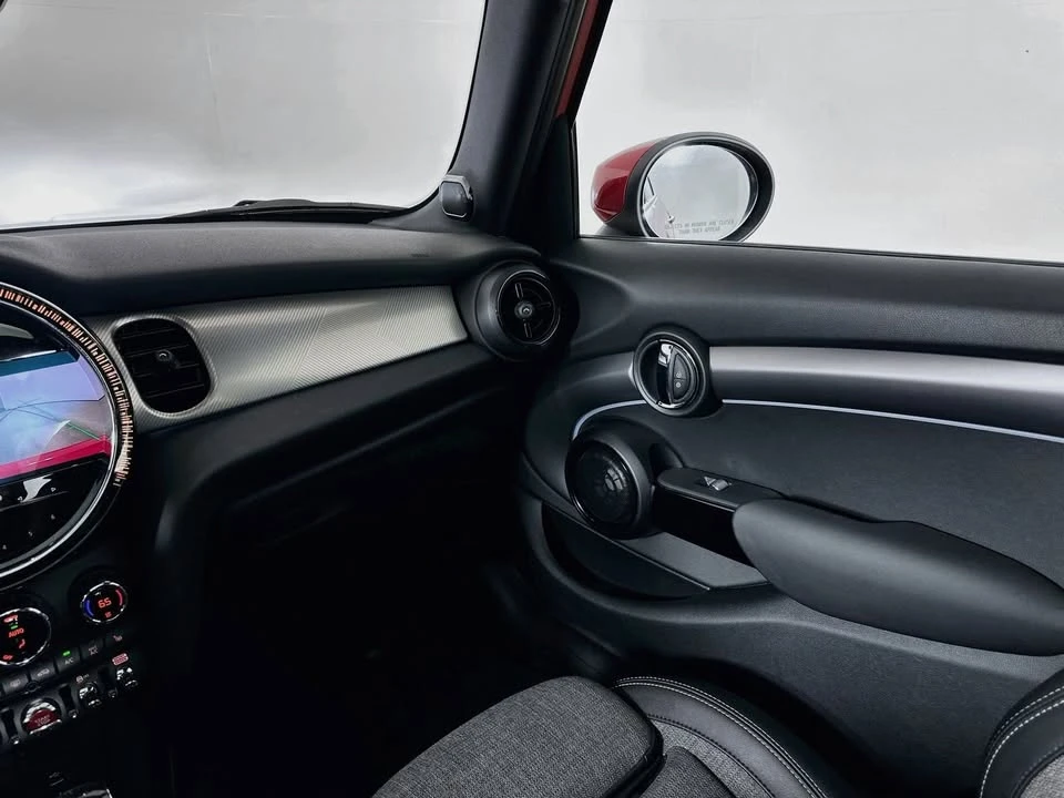2024 Mini Mini Cooper S 3rd Gen - Image 13 of 19