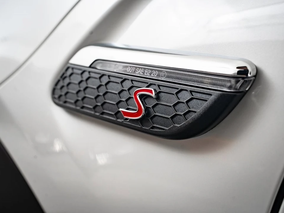 2024 Mini Mini Cooper S 3rd Gen - Image 9 of 21