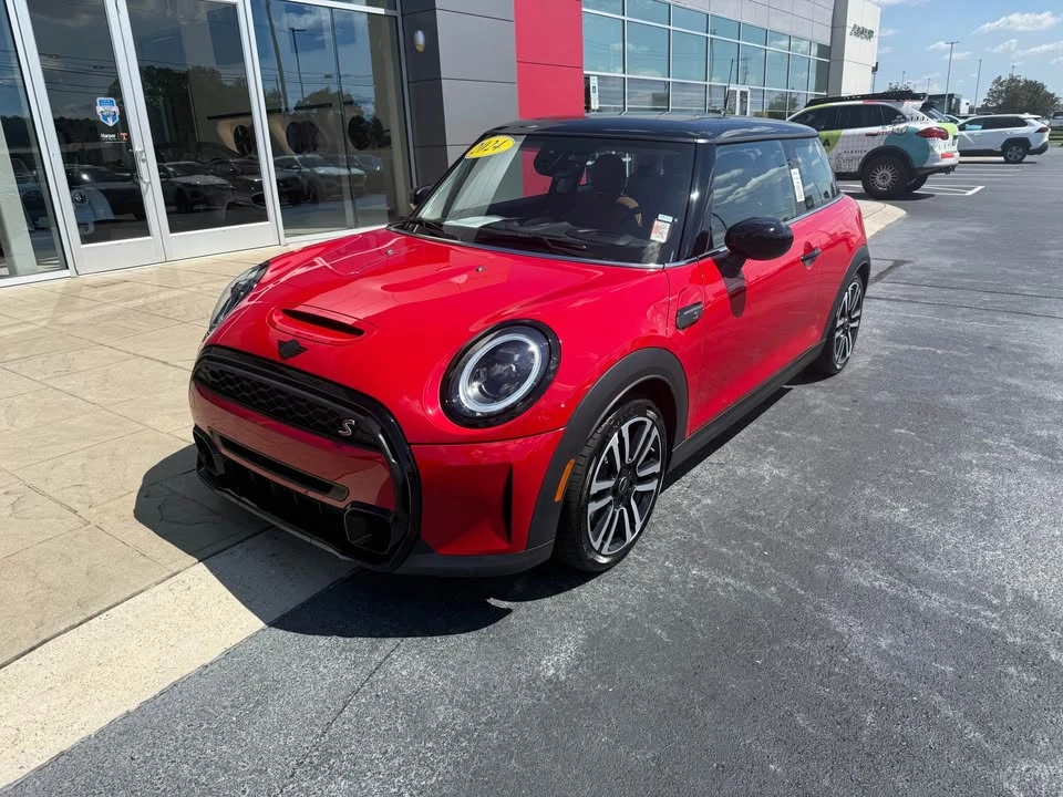 2024 Mini Mini 3rd Gen - Image 2 of 8