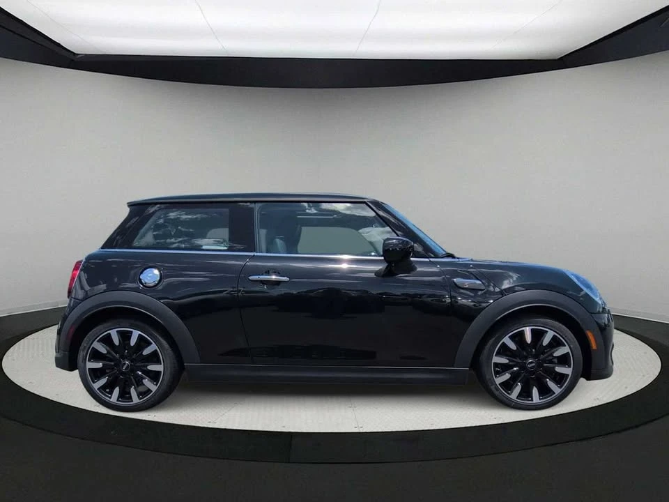 2024 Mini Mini Cooper S 3rd Gen - Image 9 of 20