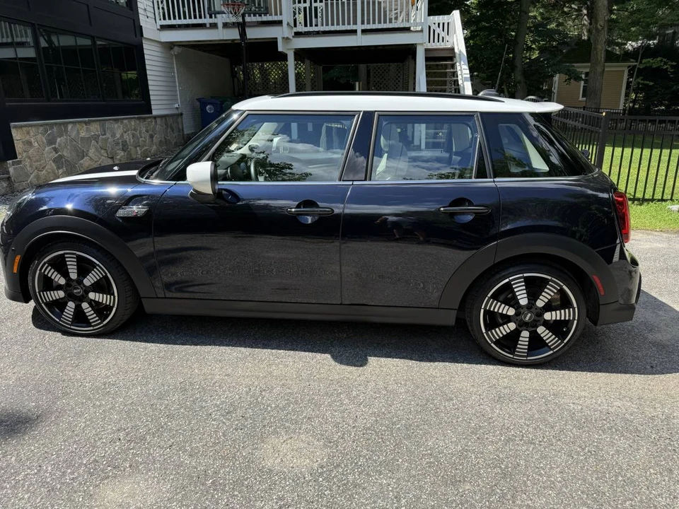 2024 Mini Mini Cooper S 3rd Gen - Image 5 of 11
