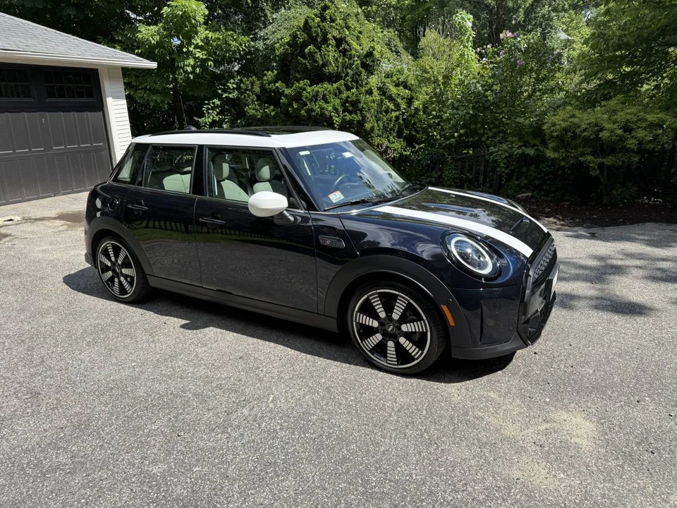 2024 Mini Mini Cooper S 3rd Gen - Image 2 of 11
