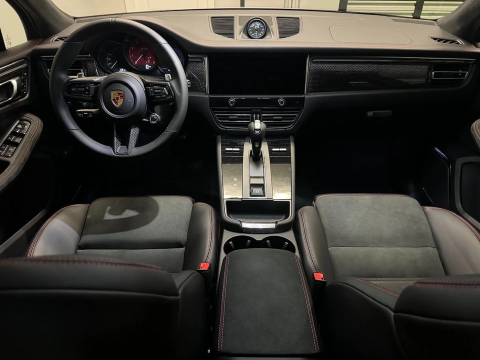 2024 Porsche Macan GTS - Image 4 of 5