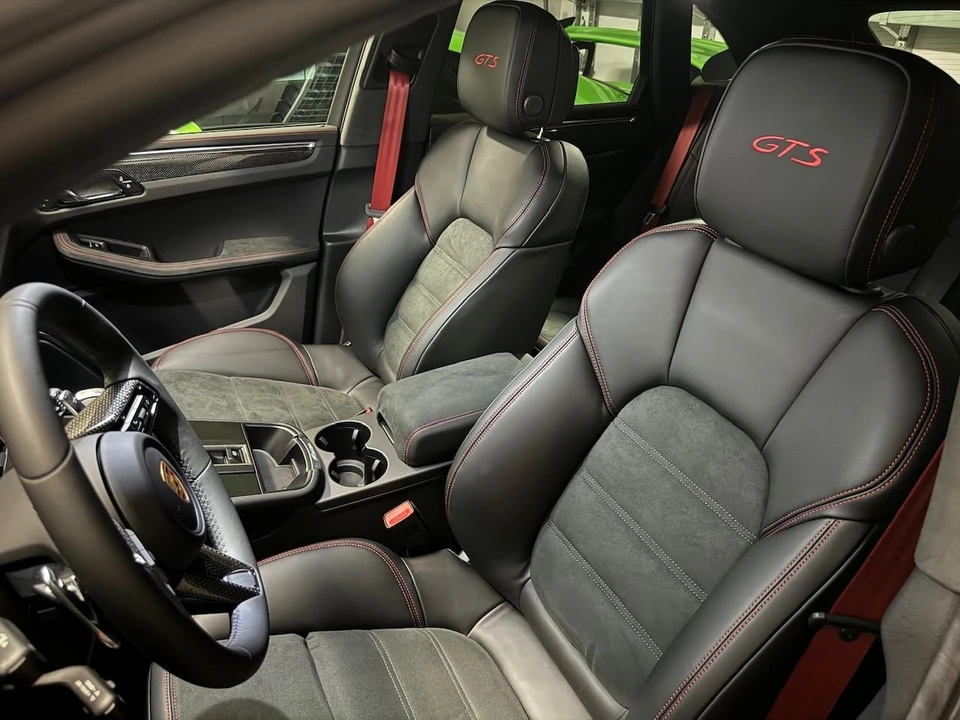 2024 Porsche Macan GTS - Image 5 of 5