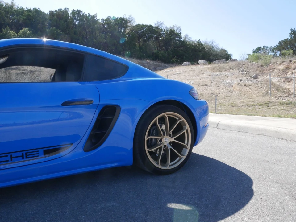2024 Porsche - Image 5 of 16