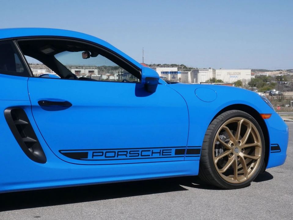 2024 Porsche - Image 4 of 16
