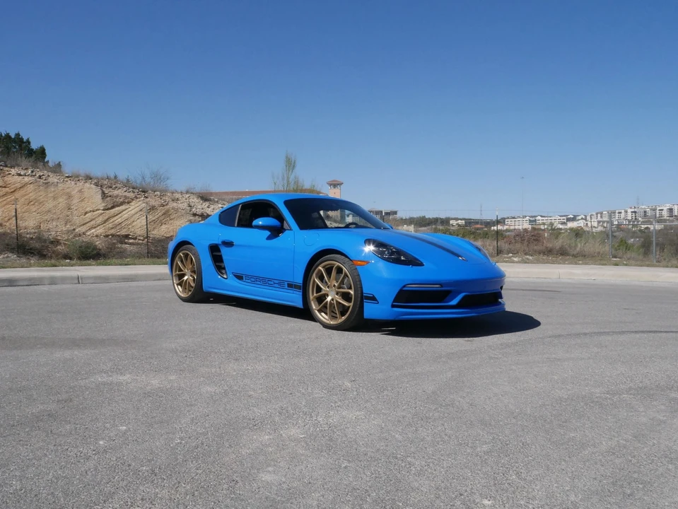 2024 Porsche - Image 2 of 16