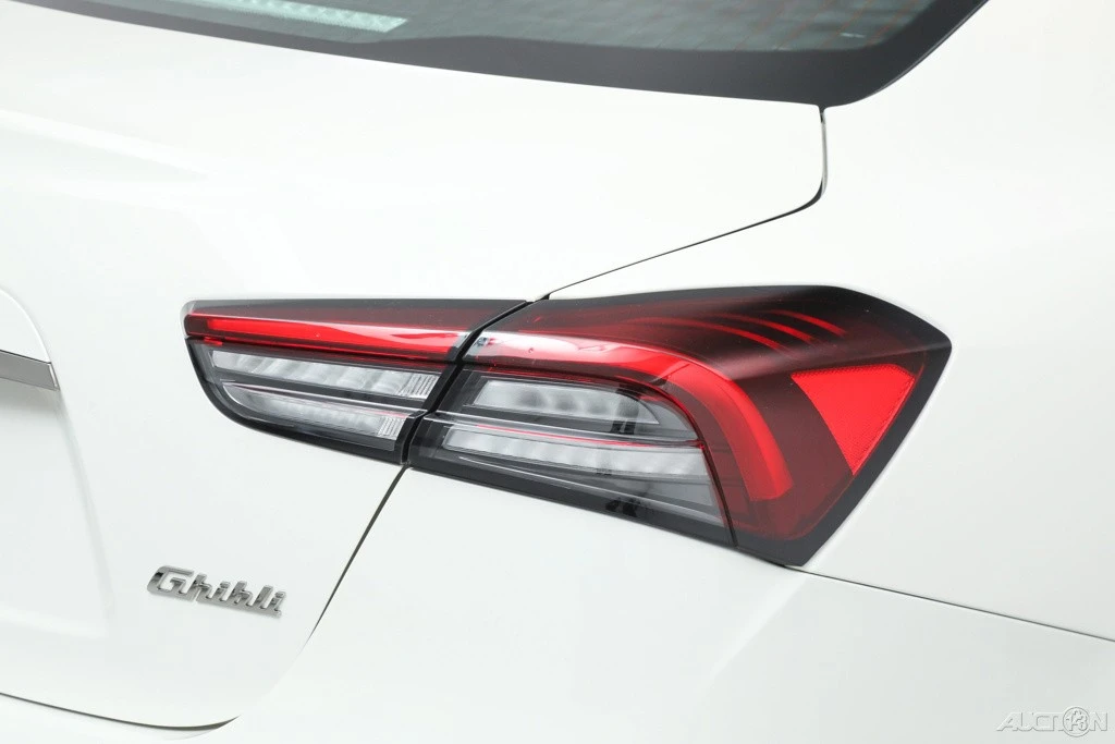 2024 Maserati Ghibli 3rd Gen - Image 12 of 21