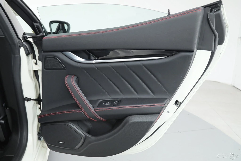 2024 Maserati Ghibli 3rd Gen - Image 18 of 21