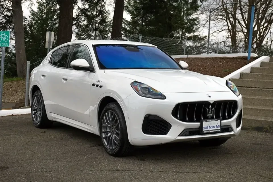 2024 Maserati Grecale - Image 2 of 20