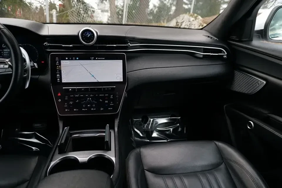 2024 Maserati Grecale - Image 15 of 20