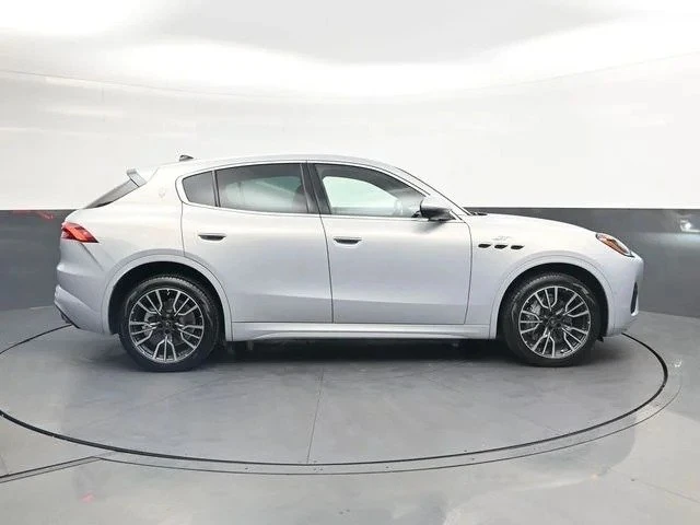 2024 Maserati Grecale - Image 2 of 17