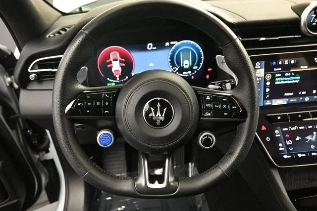 2024 Maserati Grecale - Image 10 of 17