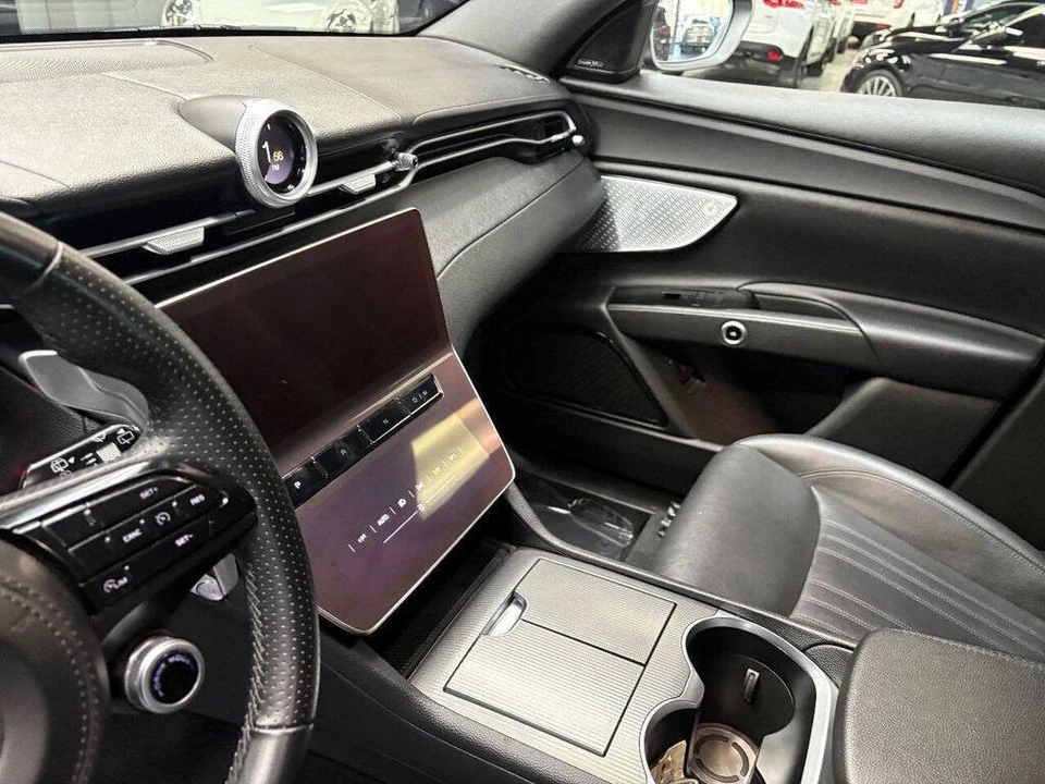 2024 Maserati Grecale - Image 27 of 31