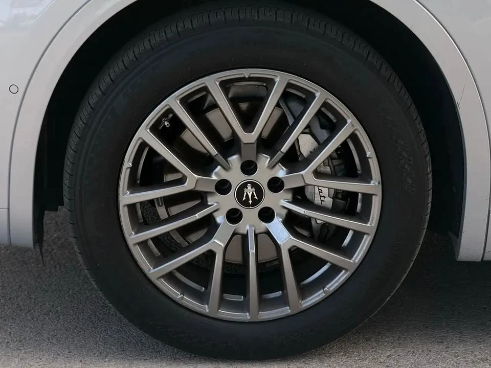 2024 Maserati Grecale - Image 12 of 17