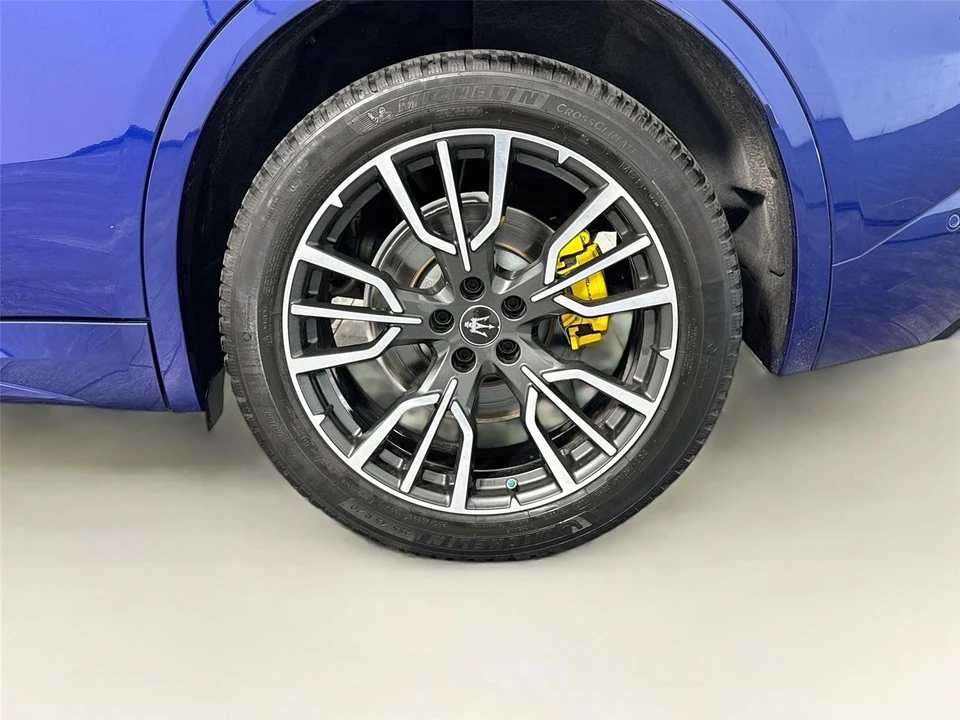 2024 Maserati - Image 17 of 26