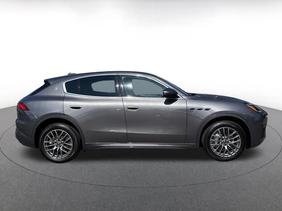 2024 Maserati Grecale - Image 7 of 31