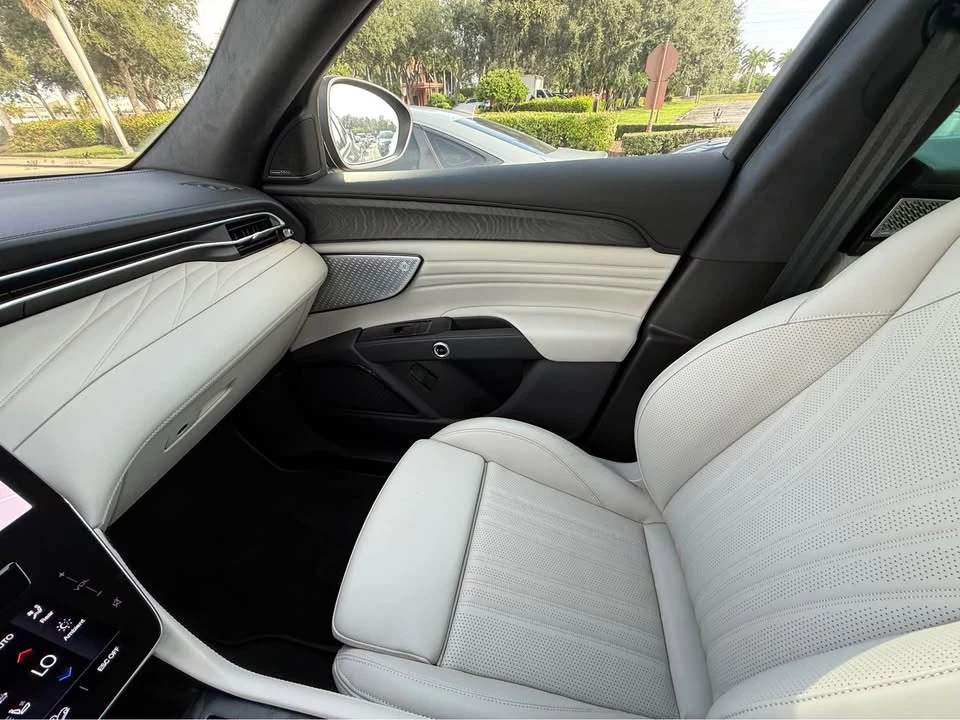 2024 Maserati Grecale - Image 14 of 20