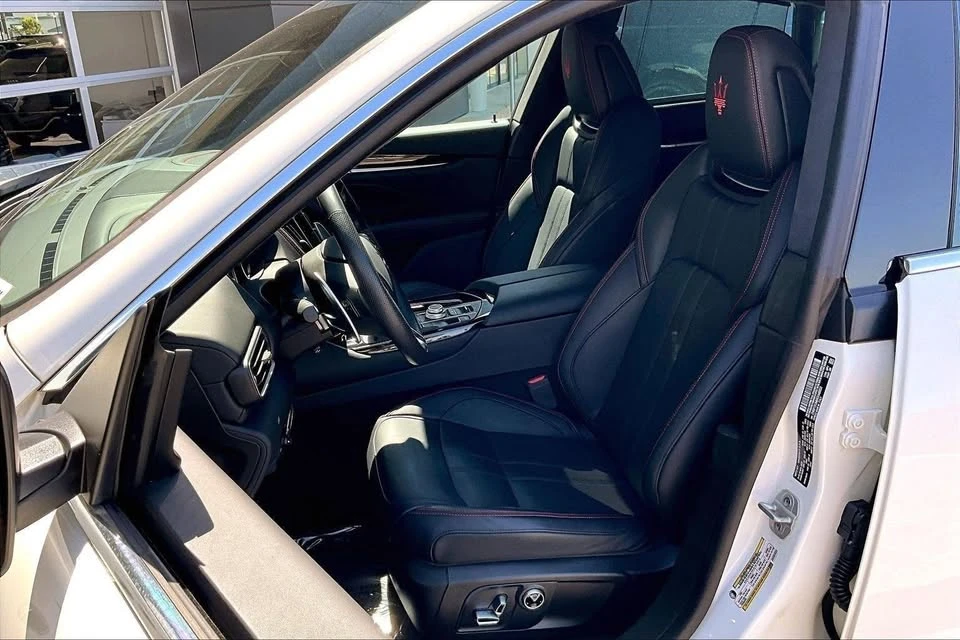 2024 Maserati Levante - Image 12 of 14
