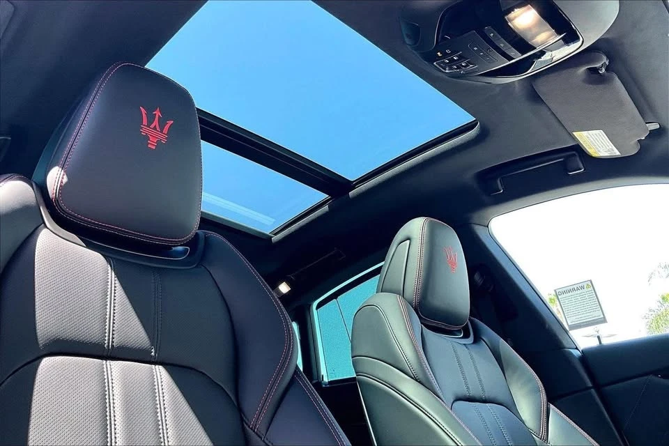 2024 Maserati Levante - Image 11 of 14