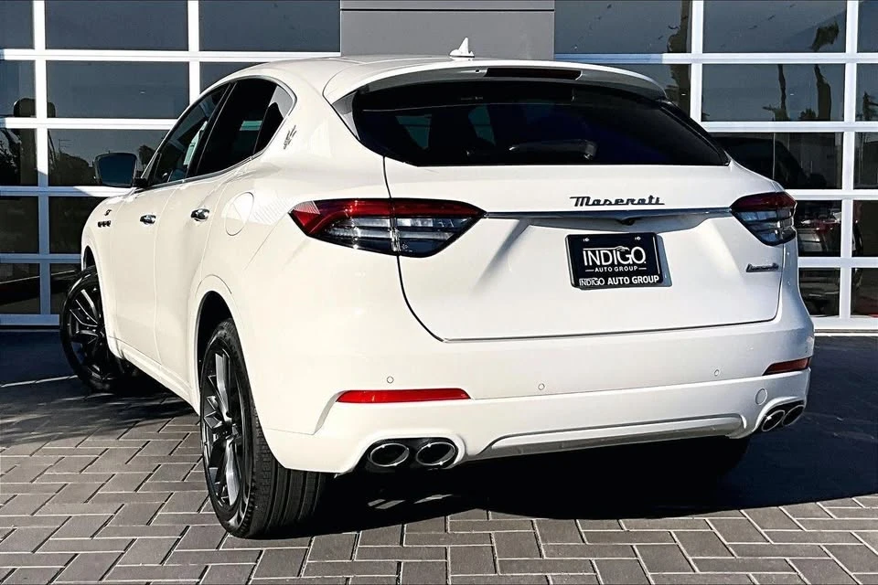 2024 Maserati Levante - Image 8 of 14