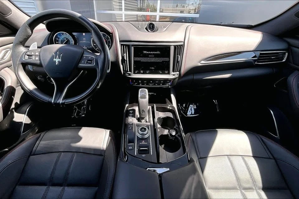 2024 Maserati Levante - Image 9 of 14