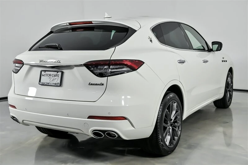 2024 Maserati Levante - Image 12 of 12