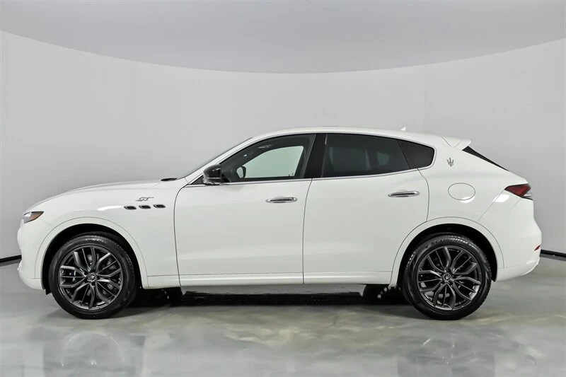 2024 Maserati Levante - Image 8 of 12