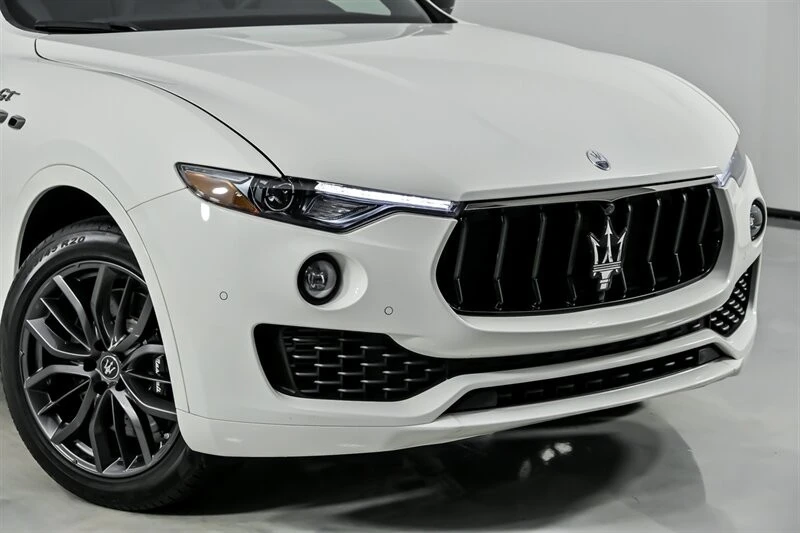 2024 Maserati Levante - Image 3 of 12